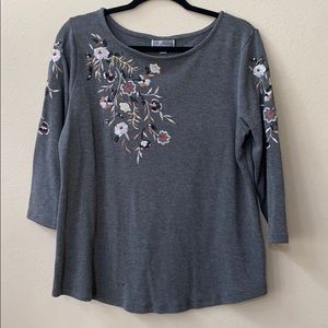 3/4 Length sleeve top with embroidery